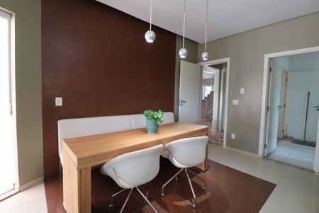 Casa de condomínio para alugar com 485m², 4 quartos e 2 vagasCozinha