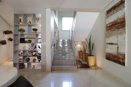 Casa de condomínio para alugar com 485m², 4 quartos e 2 vagasSala