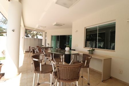 Casa de condomínio para alugar com 485m², 4 quartos e 2 vagasVaranda