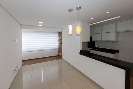 Apartamento para alugar com 68m², 2 quartos e 2 vagasSala