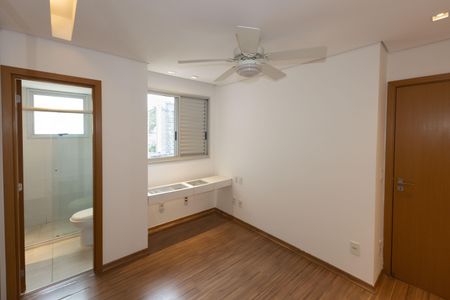 Apartamento para alugar com 68m², 2 quartos e 2 vagasSuíte 1