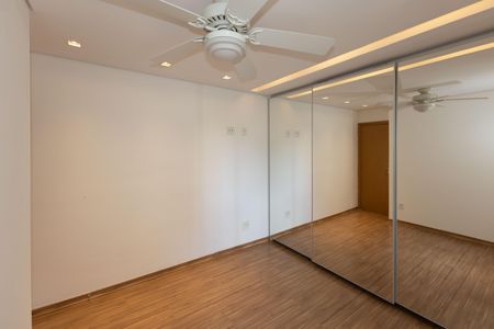 Apartamento para alugar com 68m², 2 quartos e 2 vagasSuíte 1