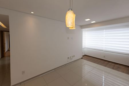 Apartamento para alugar com 68m², 2 quartos e 2 vagasSala