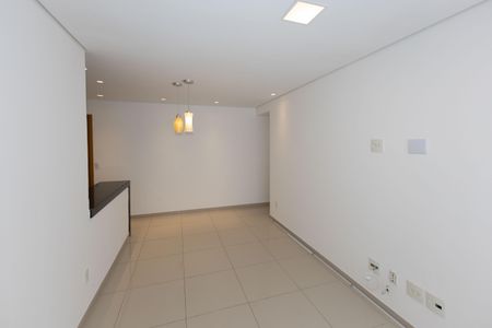 Apartamento para alugar com 68m², 2 quartos e 2 vagasSala