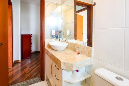 Apartamento para alugar com 66m², 2 quartos e 1 vagaBanheiro
