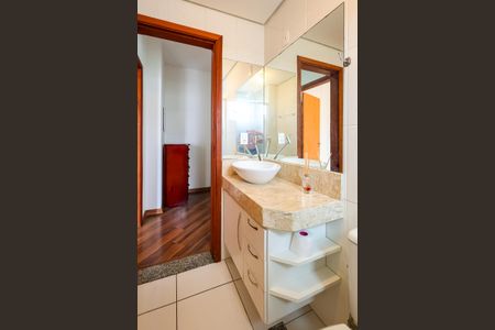 Apartamento para alugar com 66m², 2 quartos e 1 vagaBanheiro