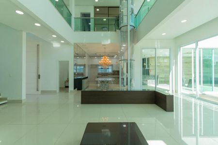 Casa de condomínio para alugar com 950m², 4 quartos e 6 vagas Casa de condomínio para alugar com 950m², 4 quartos e 6 vagasSala