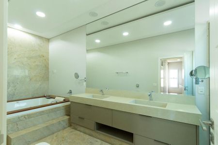 Casa de condomínio para alugar com 950m², 4 quartos e 6 vagas Casa de condomínio para alugar com 950m², 4 quartos e 6 vagasBanheiro Suíte 4
