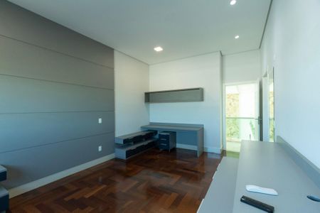 Casa de condomínio para alugar com 950m², 4 quartos e 6 vagas Casa de condomínio para alugar com 950m², 4 quartos e 6 vagasSuíte 2