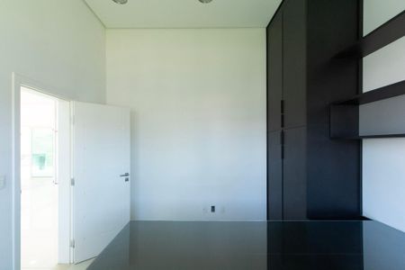Casa de condomínio para alugar com 950m², 4 quartos e 6 vagas Casa de condomínio para alugar com 950m², 4 quartos e 6 vagasEscritório