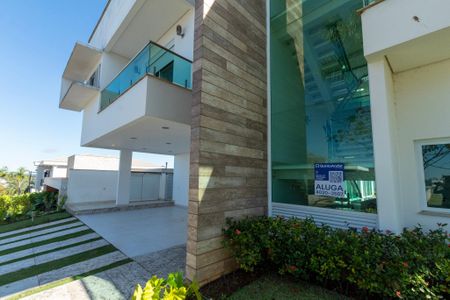 Casa de condomínio para alugar com 950m², 4 quartos e 6 vagas Casa de condomínio para alugar com 950m², 4 quartos e 6 vagasPlaca