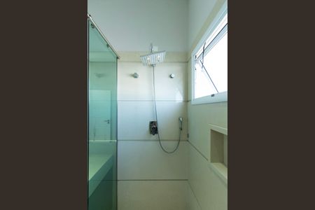 Casa de condomínio para alugar com 950m², 4 quartos e 6 vagas Casa de condomínio para alugar com 950m², 4 quartos e 6 vagasBanheiro Suíte 2