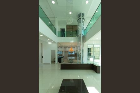 Casa de condomínio para alugar com 950m², 4 quartos e 6 vagas Casa de condomínio para alugar com 950m², 4 quartos e 6 vagasSala