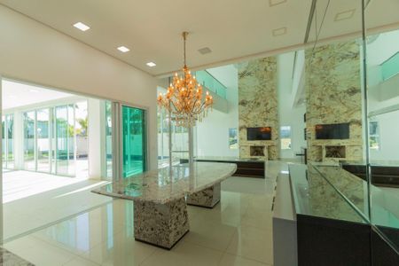 Casa de condomínio para alugar com 950m², 4 quartos e 6 vagas Casa de condomínio para alugar com 950m², 4 quartos e 6 vagasCozinha