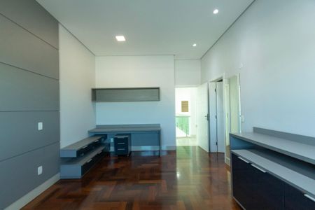 Casa de condomínio para alugar com 950m², 4 quartos e 6 vagas Casa de condomínio para alugar com 950m², 4 quartos e 6 vagasSuíte 2