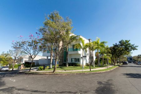 Casa de condomínio para alugar com 950m², 4 quartos e 6 vagas Casa de condomínio para alugar com 950m², 4 quartos e 6 vagasÁrea comum