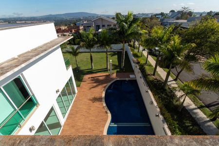 Casa de condomínio para alugar com 950m², 4 quartos e 6 vagas Casa de condomínio para alugar com 950m², 4 quartos e 6 vagasTerraço