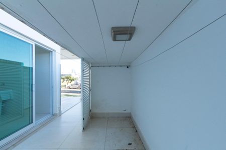 Casa de condomínio para alugar com 950m², 4 quartos e 6 vagas Casa de condomínio para alugar com 950m², 4 quartos e 6 vagasÁrea de Serviço Externa