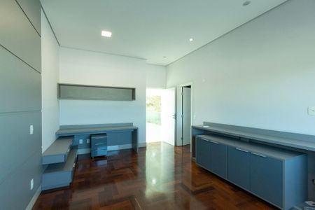 Casa de condomínio para alugar com 950m², 4 quartos e 6 vagas Casa de condomínio para alugar com 950m², 4 quartos e 6 vagasSuíte 3