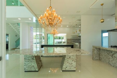 Casa de condomínio para alugar com 950m², 4 quartos e 6 vagas Casa de condomínio para alugar com 950m², 4 quartos e 6 vagasCozinha