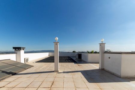 Casa de condomínio para alugar com 950m², 4 quartos e 6 vagas Casa de condomínio para alugar com 950m², 4 quartos e 6 vagasTerraço