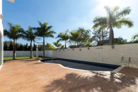 Casa de condomínio para alugar com 950m², 4 quartos e 6 vagas Casa de condomínio para alugar com 950m², 4 quartos e 6 vagasPiscina