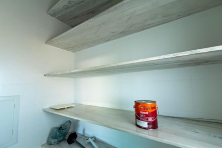 Casa de condomínio para alugar com 950m², 4 quartos e 6 vagas Casa de condomínio para alugar com 950m², 4 quartos e 6 vagasÁrea de Serviço