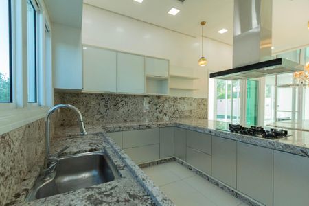 Casa de condomínio para alugar com 950m², 4 quartos e 6 vagas Casa de condomínio para alugar com 950m², 4 quartos e 6 vagasCozinha