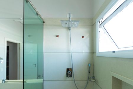 Casa de condomínio para alugar com 950m², 4 quartos e 6 vagas Casa de condomínio para alugar com 950m², 4 quartos e 6 vagasBanheiro Suíte 3