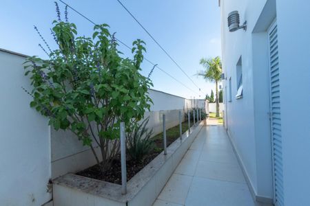 Casa de condomínio para alugar com 950m², 4 quartos e 6 vagas Casa de condomínio para alugar com 950m², 4 quartos e 6 vagasÁrea de Serviço Externa