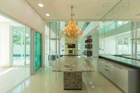 Casa de condomínio para alugar com 950m², 4 quartos e 6 vagas Casa de condomínio para alugar com 950m², 4 quartos e 6 vagasCozinha