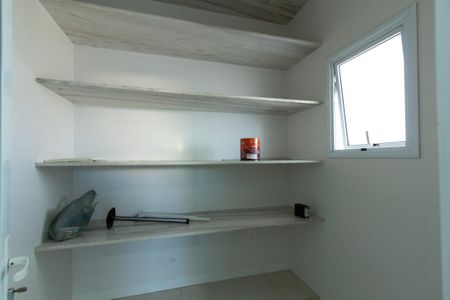 Casa de condomínio para alugar com 950m², 4 quartos e 6 vagas Casa de condomínio para alugar com 950m², 4 quartos e 6 vagasÁrea de Serviço
