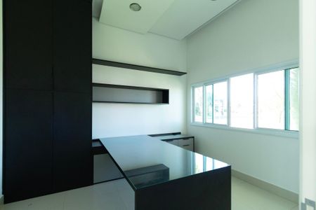 Casa de condomínio para alugar com 950m², 4 quartos e 6 vagas Casa de condomínio para alugar com 950m², 4 quartos e 6 vagasEscritório