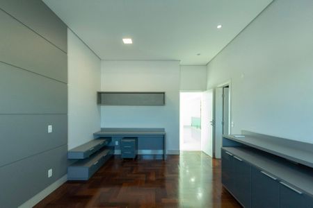 Casa de condomínio para alugar com 950m², 4 quartos e 6 vagas Casa de condomínio para alugar com 950m², 4 quartos e 6 vagasSuíte 3