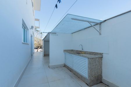 Casa de condomínio para alugar com 950m², 4 quartos e 6 vagas Casa de condomínio para alugar com 950m², 4 quartos e 6 vagasÁrea de Serviço Externa