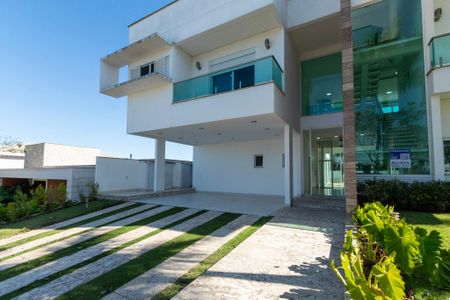 Casa de condomínio para alugar com 950m², 4 quartos e 6 vagas Casa de condomínio para alugar com 950m², 4 quartos e 6 vagasÁrea comum