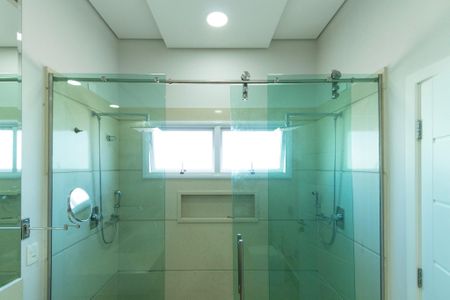 Casa de condomínio para alugar com 950m², 4 quartos e 6 vagas Casa de condomínio para alugar com 950m², 4 quartos e 6 vagasBanheiro Suíte 4
