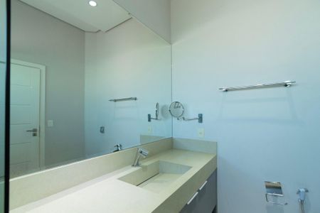 Casa de condomínio para alugar com 950m², 4 quartos e 6 vagas Casa de condomínio para alugar com 950m², 4 quartos e 6 vagasBanheiro Suíte 1
