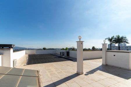 Casa de condomínio para alugar com 950m², 4 quartos e 6 vagas Casa de condomínio para alugar com 950m², 4 quartos e 6 vagasTerraço