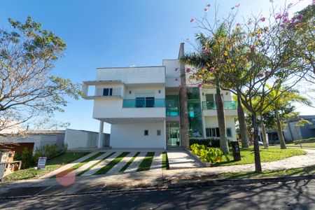 Casa de condomínio para alugar com 950m², 4 quartos e 6 vagas Casa de condomínio para alugar com 950m², 4 quartos e 6 vagasÁrea comum