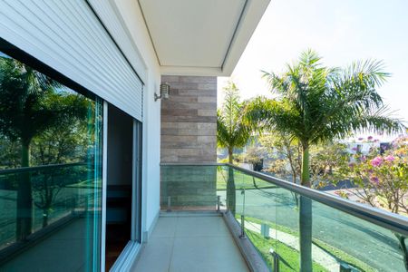 Casa de condomínio para alugar com 950m², 4 quartos e 6 vagas Casa de condomínio para alugar com 950m², 4 quartos e 6 vagasVaranda Suíte 1