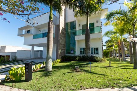 Casa de condomínio para alugar com 950m², 4 quartos e 6 vagas Casa de condomínio para alugar com 950m², 4 quartos e 6 vagasÁrea comum