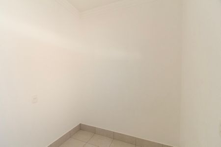 Casa de condomínio para alugar com 950m², 4 quartos e 6 vagas Casa de condomínio para alugar com 950m², 4 quartos e 6 vagasQuarto Serviço