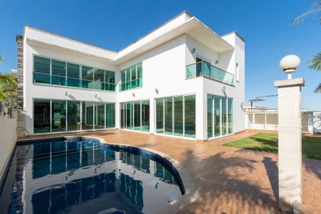 Casa de condomínio para alugar com 950m², 4 quartos e 6 vagas Casa de condomínio para alugar com 950m², 4 quartos e 6 vagasPiscina