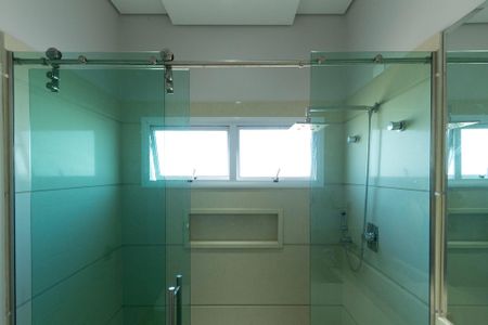 Casa de condomínio para alugar com 950m², 4 quartos e 6 vagas Casa de condomínio para alugar com 950m², 4 quartos e 6 vagasBanheiro Suíte 1