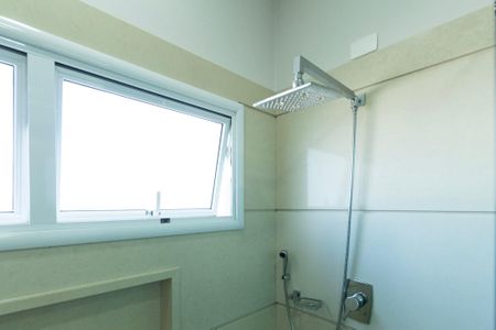 Casa de condomínio para alugar com 950m², 4 quartos e 6 vagas Casa de condomínio para alugar com 950m², 4 quartos e 6 vagasBanheiro Suíte 4