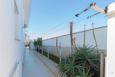 Casa de condomínio para alugar com 950m², 4 quartos e 6 vagas Casa de condomínio para alugar com 950m², 4 quartos e 6 vagasÁrea de Serviço Externa