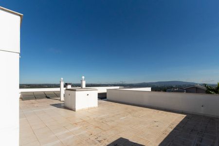 Casa de condomínio para alugar com 950m², 4 quartos e 6 vagas Casa de condomínio para alugar com 950m², 4 quartos e 6 vagasTerraço