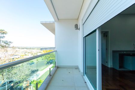 Casa de condomínio para alugar com 950m², 4 quartos e 6 vagas Casa de condomínio para alugar com 950m², 4 quartos e 6 vagasVaranda Suíte 1