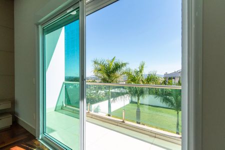 Casa de condomínio para alugar com 950m², 4 quartos e 6 vagas Casa de condomínio para alugar com 950m², 4 quartos e 6 vagasSuíte 4